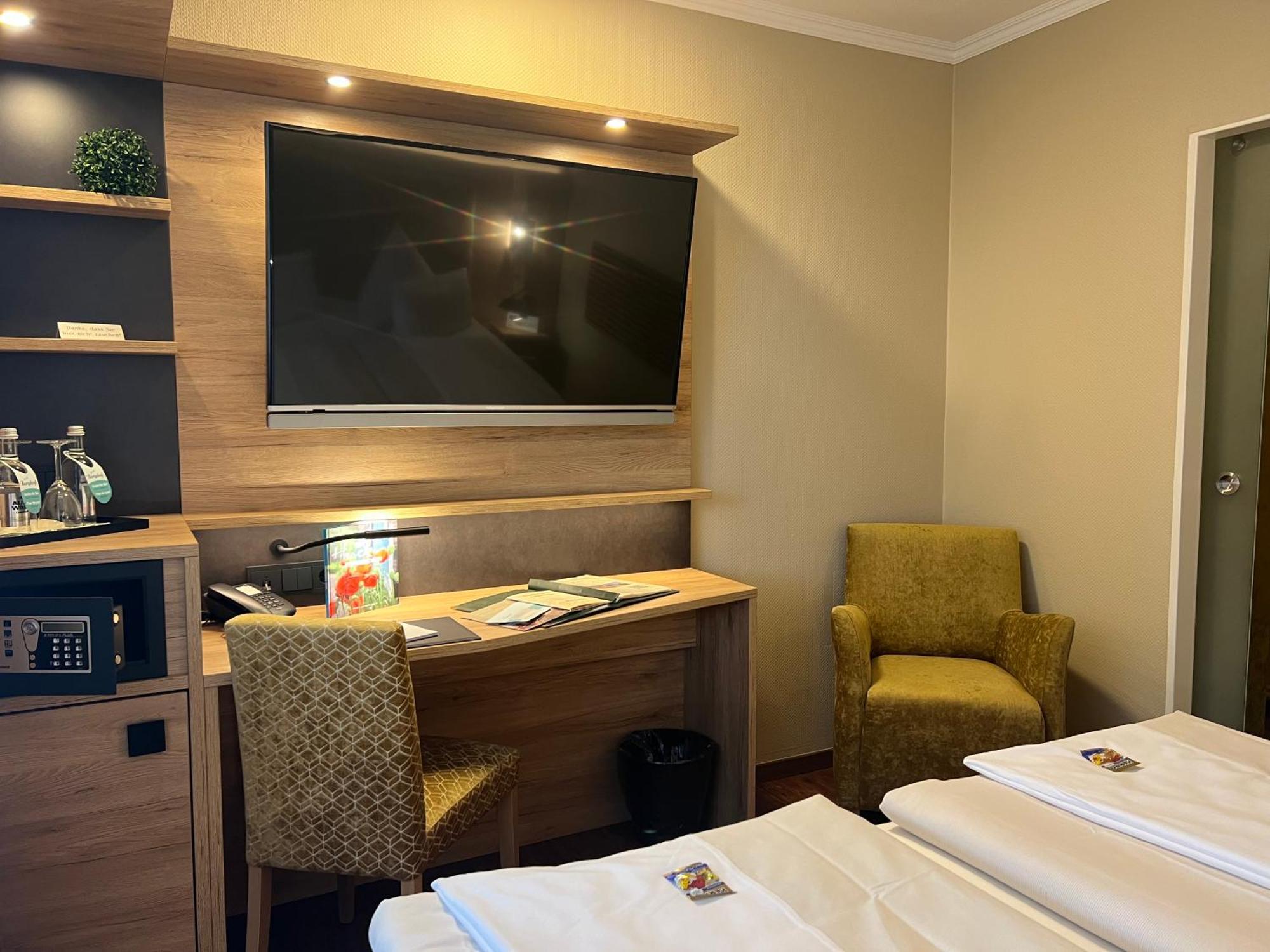 Burgdorfs Hotel & Restaurant Hude  Екстер'єр фото