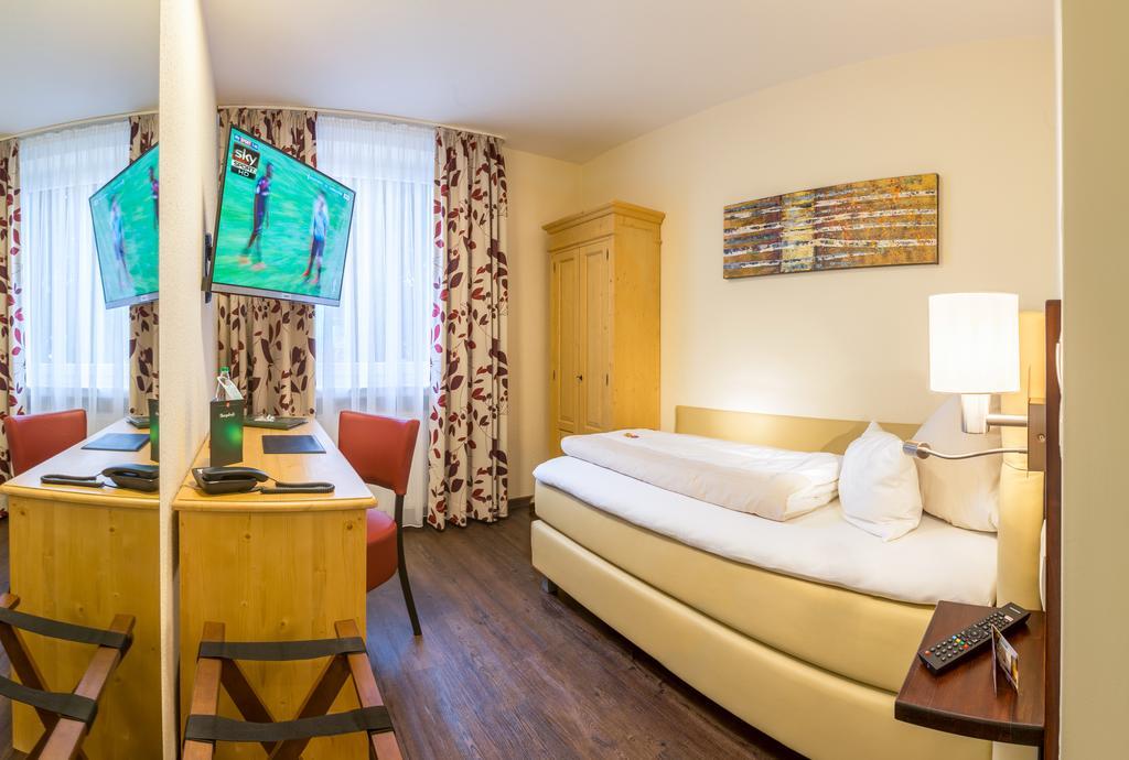 Burgdorfs Hotel & Restaurant Hude  Екстер'єр фото